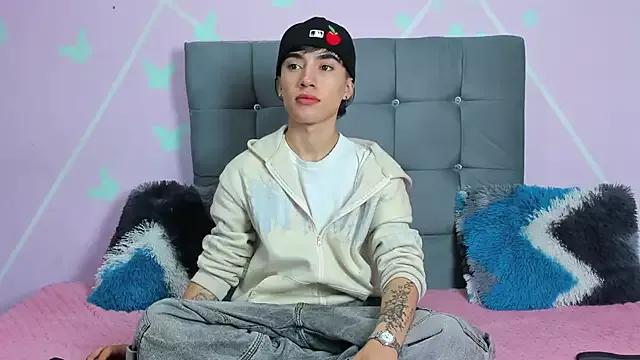 Unleash your urge for fetish cams livestreamers with our pick of steaming hot models, versed in the art of seduction and indulgence.