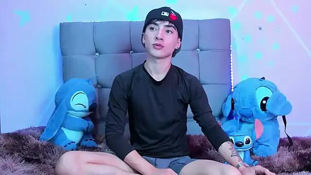 Thiago_Divine_ from StripChat is Freechat