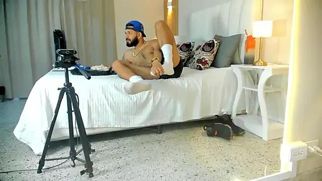 Thiagogomez from StripChat is Freechat