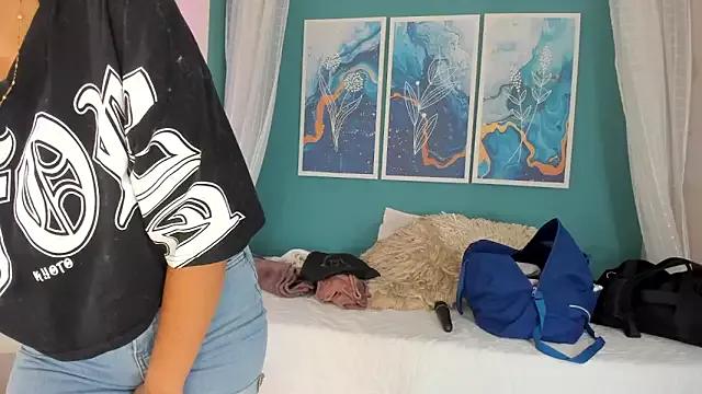 Unleash your urge for fetish cams livestreamers with our pick of steaming hot models, versed in the art of seduction and indulgence.