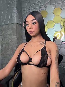 Unleash your urge for fetish cams livestreamers with our pick of steaming hot models, versed in the art of seduction and indulgence.