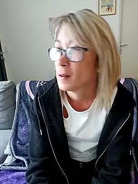 Timide_girl17 from StripChat is Freechat