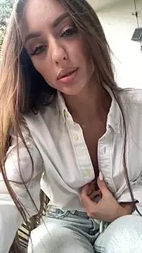 tina_akira from StripChat is Freechat