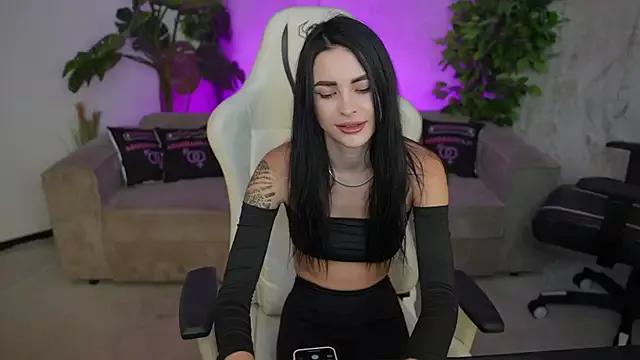 Unleash your urge for fetish cams livestreamers with our pick of steaming hot models, versed in the art of seduction and indulgence.