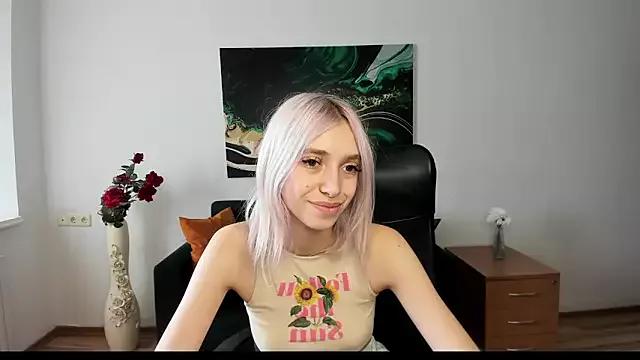 Unleash your urge for fetish cams livestreamers with our pick of steaming hot models, versed in the art of seduction and indulgence.