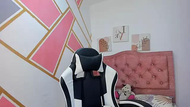 Unleash your urge for fetish cams livestreamers with our pick of steaming hot models, versed in the art of seduction and indulgence.