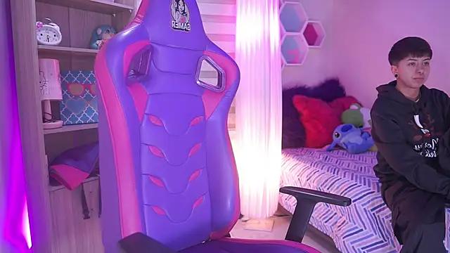 Unleash your urge for fetish cams livestreamers with our pick of steaming hot models, versed in the art of seduction and indulgence.
