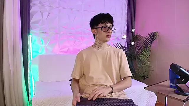 troy_rouge from StripChat is Freechat