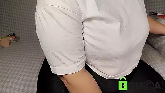 Turkish_bigbooty from StripChat is Freechat