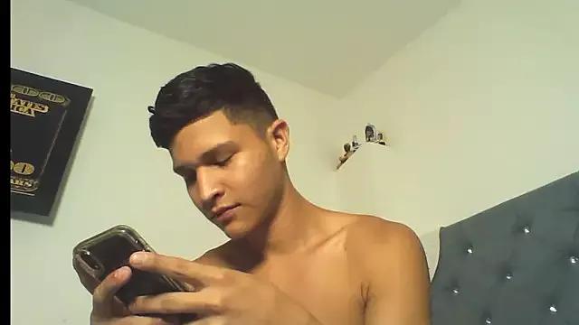 Twinkcock22 from StripChat is Freechat