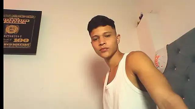 Twinkcock22 from StripChat is Freechat