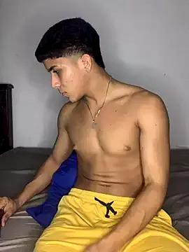 tylerwarron from StripChat is Freechat