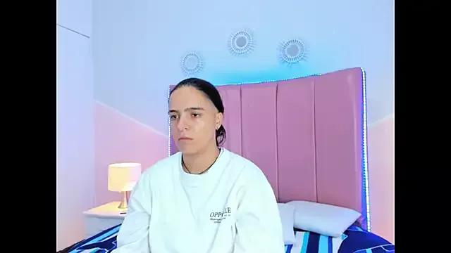 Unleash your urge for fetish cams livestreamers with our pick of steaming hot models, versed in the art of seduction and indulgence.