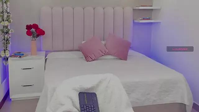 Unleash your urge for fetish cams livestreamers with our pick of steaming hot models, versed in the art of seduction and indulgence.