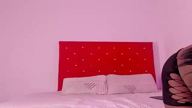 Unleash your urge for fetish cams livestreamers with our pick of steaming hot models, versed in the art of seduction and indulgence.
