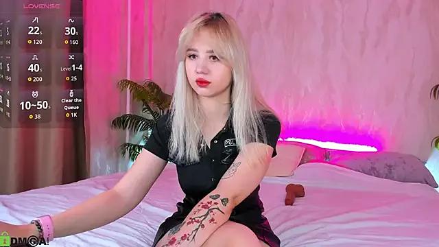 Unleash your urge for fetish cams livestreamers with our pick of steaming hot models, versed in the art of seduction and indulgence.