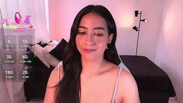 ValeriWhite from StripChat is Freechat
