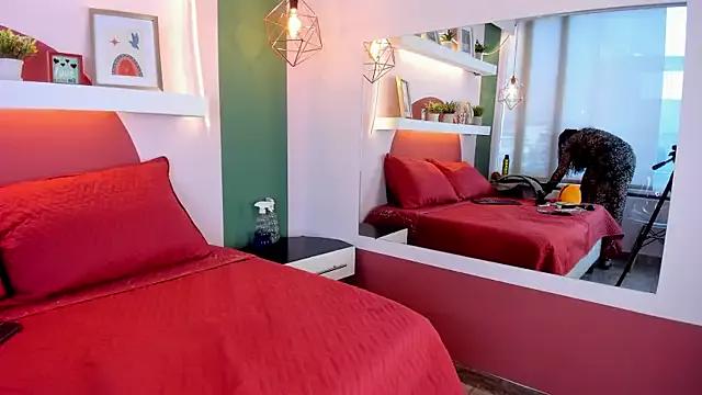 Unleash your urge for fetish cams livestreamers with our pick of steaming hot models, versed in the art of seduction and indulgence.