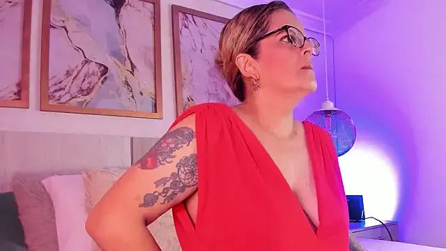 Unleash your urge for fetish cams livestreamers with our pick of steaming hot models, versed in the art of seduction and indulgence.