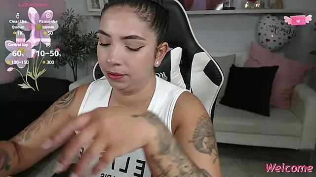 vane_lopez_ from StripChat is Freechat