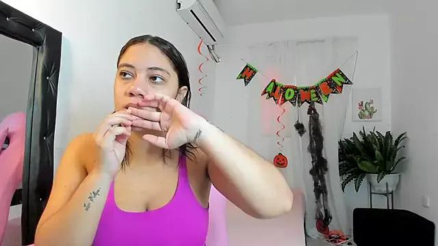 Unleash your urge for fetish cams livestreamers with our pick of steaming hot models, versed in the art of seduction and indulgence.