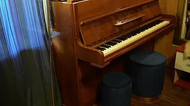 Unleash your urge for fetish cams livestreamers with our pick of steaming hot models, versed in the art of seduction and indulgence.