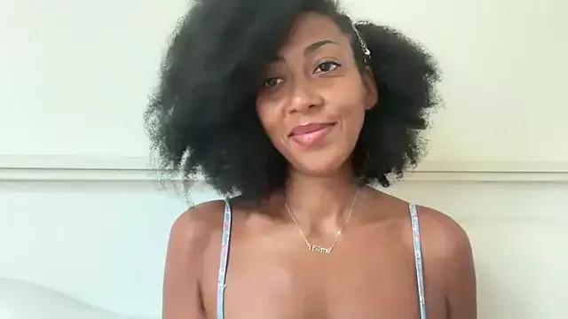Vaylisse from StripChat is Freechat