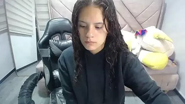 Unleash your urge for fetish cams livestreamers with our pick of steaming hot models, versed in the art of seduction and indulgence.