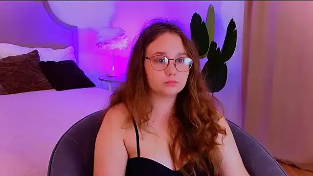 VelvetVixenCute from StripChat is Freechat