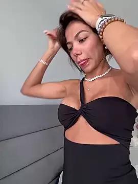 Unleash your urge for fetish cams livestreamers with our pick of steaming hot models, versed in the art of seduction and indulgence.