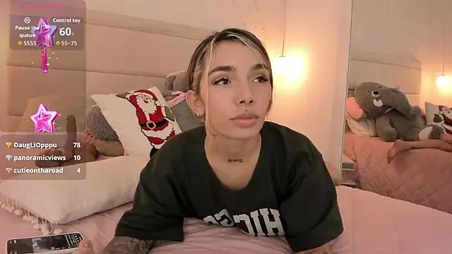 VENUSMOON777 from StripChat is Freechat