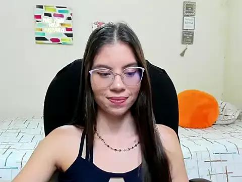 veronicamiller22 from StripChat is Freechat