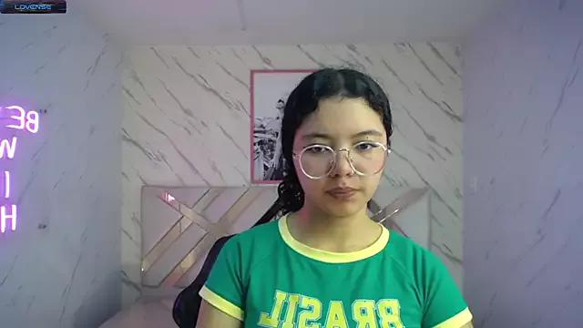 victoria_castillo_b from StripChat is Freechat