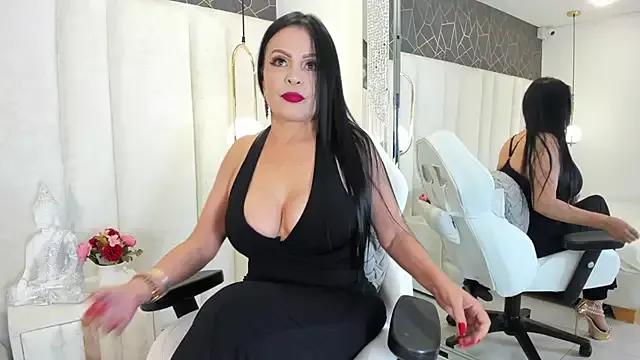 Unleash your urge for fetish cams livestreamers with our pick of steaming hot models, versed in the art of seduction and indulgence.