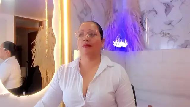 victoria_sandovaal from StripChat is Freechat