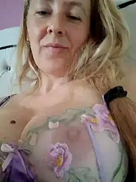 VictoriaMiami from StripChat is Freechat