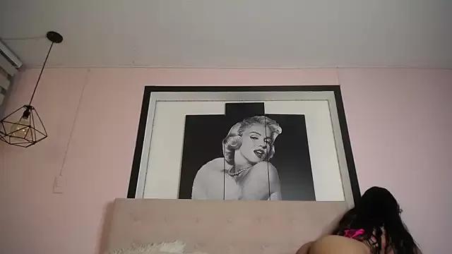 Unleash your urge for fetish cams livestreamers with our pick of steaming hot models, versed in the art of seduction and indulgence.