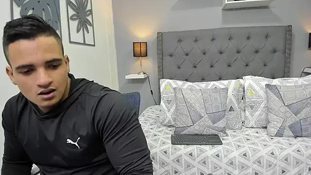 Unleash your urge for fetish cams livestreamers with our pick of steaming hot models, versed in the art of seduction and indulgence.