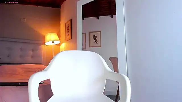 VioletPaket from StripChat is Freechat