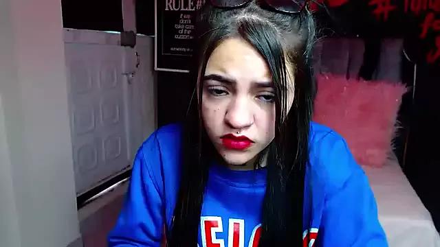 Violettasquirt from StripChat is Freechat