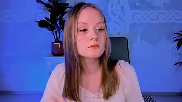 VivienLeeigh from StripChat is Freechat