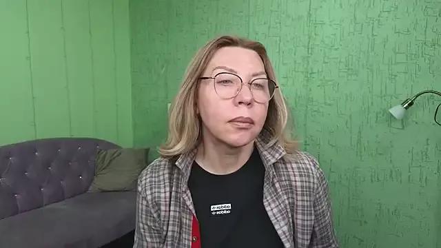 Wendy_Waves from StripChat is Freechat
