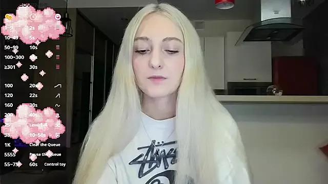 white_liillyy from StripChat is Freechat