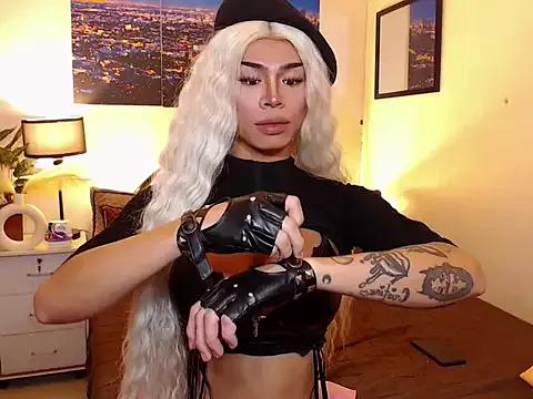 Unleash your urge for fetish cams livestreamers with our pick of steaming hot models, versed in the art of seduction and indulgence.