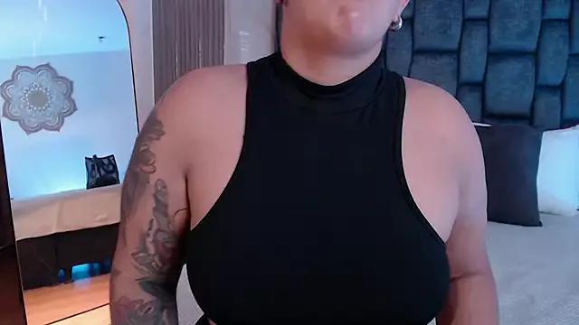 Unleash your urge for fetish cams livestreamers with our pick of steaming hot models, versed in the art of seduction and indulgence.