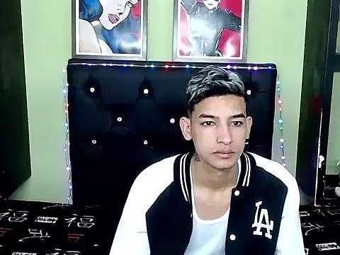 x_oliver_x from StripChat is Freechat