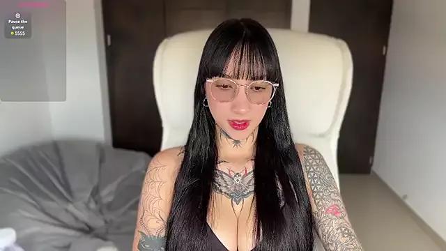 Unleash your urge for fetish cams livestreamers with our pick of steaming hot models, versed in the art of seduction and indulgence.