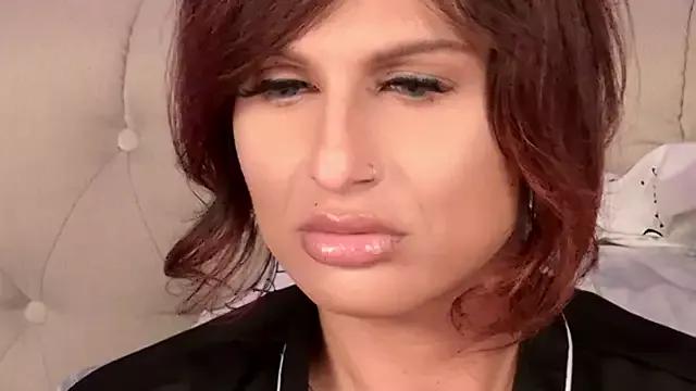 xprettysmilex from StripChat is Freechat