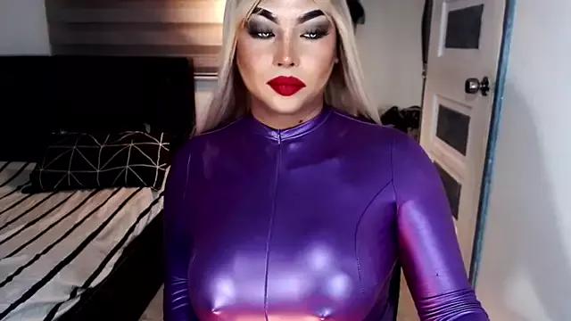 Unleash your urge for fetish cams livestreamers with our pick of steaming hot models, versed in the art of seduction and indulgence.