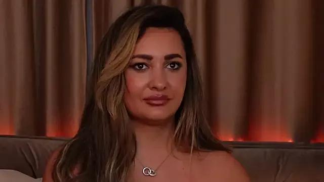 YaaraCollins from StripChat is Freechat